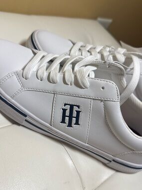 Tommy Hilfiger White Sneakers with Navy Logo